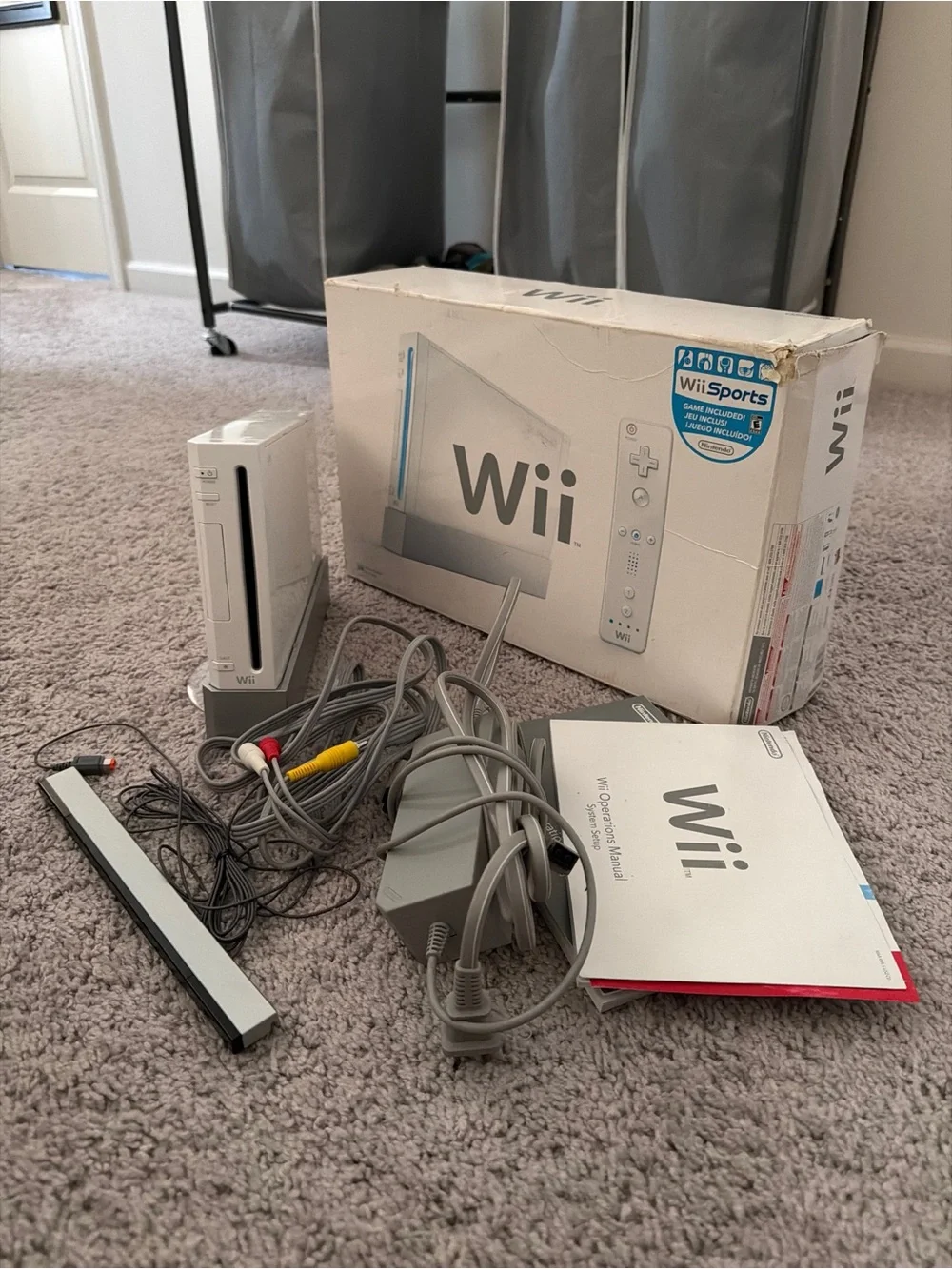 Nintendo Wii Console Bundle - White and Gray